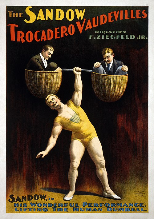 Cartel vintage de 1894 de Eugen Sandow levantando una barra con dos hombres sentados en cestas en cada extremo, 'The Sandow Trocadero Vaudevilles'